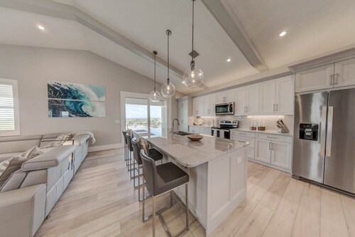 Palm Coast Luxury | Pool, Spa, Elevator, and Views