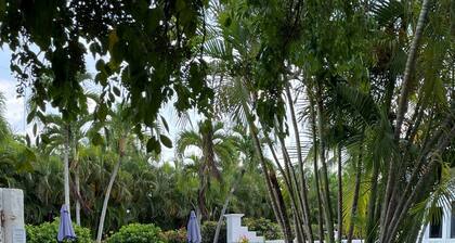 Spacious Marco Penthouse with Beautiful Ocean Views