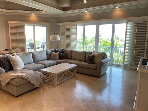 Smart TV - Spacious Marco Penthouse with Beautiful Ocean Views (Marco Island)