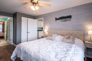 3 bedrooms, iron/ironing board, travel crib, internet