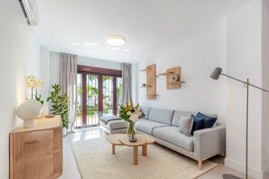 TV, offices - La Maestranza | Puerto Banus Townhouse Bbq Pool (Marbella)