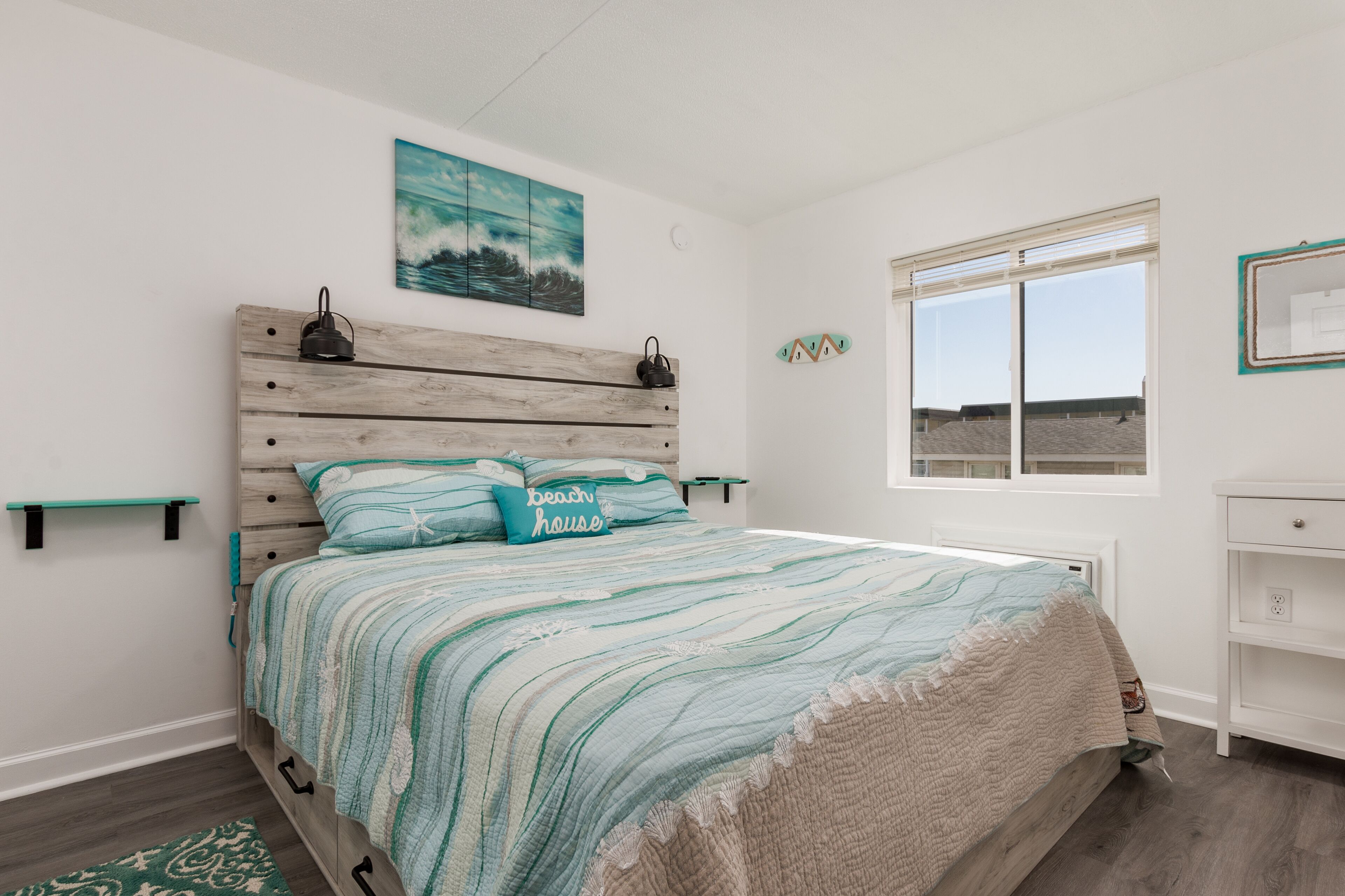 Bali 303-Ocean Block fully updated 1BR Condo, Short walk to the beach!