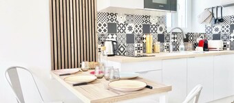 Studio Fully renovated Standing Wifi Netflix Downtown location