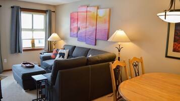 Cottage, 1 phòng ngủ | Khu ăn uống