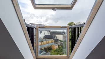 House (5 Bedrooms) | 5 bedrooms, iron/ironing board, free WiFi, bed sheets