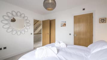 House (5 Bedrooms) | 5 bedrooms, iron/ironing board, free WiFi, bed sheets