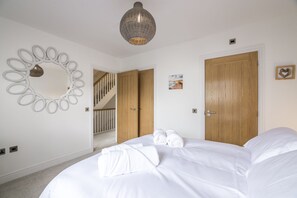 House (5 Bedrooms) | 5 bedrooms, iron/ironing board, free WiFi, bed sheets - Milford Street - 5 Bed - Saundersfoot (Saundersfoot)