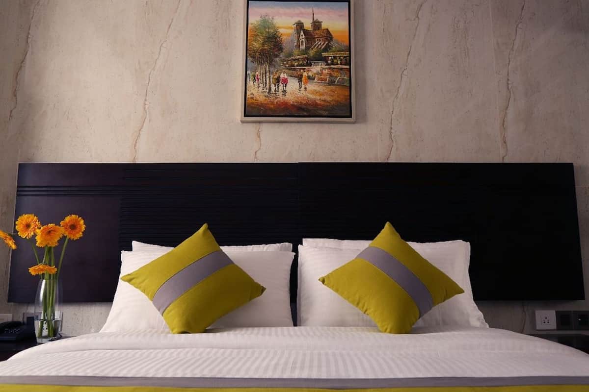 Deluxe Double Room | Meja, seterika/papan seterika, Wi-fi percuma, cadar katil 