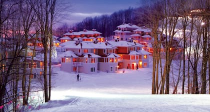 Ski in Ski Out Mountaintop Condo at Crystal Mountain Resort!