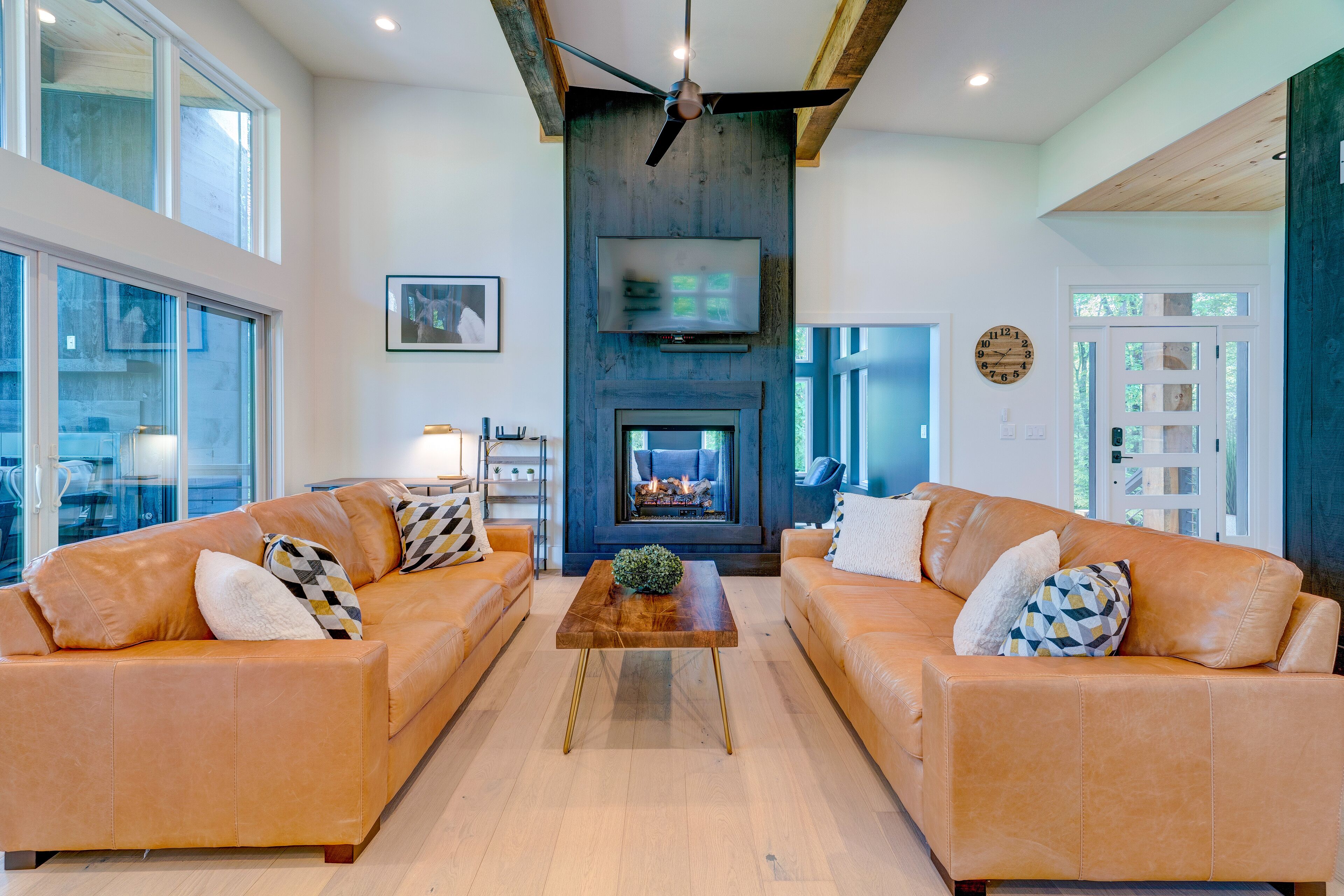 New/Modern Rustic/Mins. to Blue Ridge/Spacious/Hot Tub