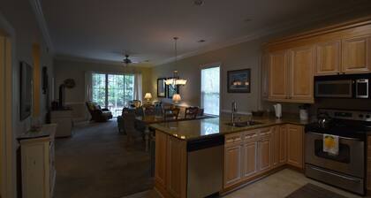 GH139 - 4 Bedrooms With Pool and Full Access to Litchfield by the Sea Amenities