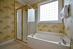 Towels - North Litchfield Beach - Ocean Side - Private Pool & Hot Tub (Pawleys Island)