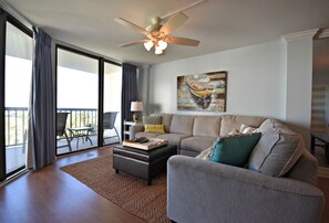 TV - Oceanfront Condo - Litchfield by the Sea - Community Pool & Hot Tub (Pawleys Island)