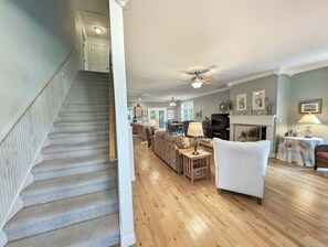 TV - North Litchfield Beach - Private Pool (Pawleys Island)