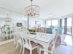 Dining - Oceanfront Condo - Litchfield by the Sea - Community Pool & Hot Tub (Pawleys Island)