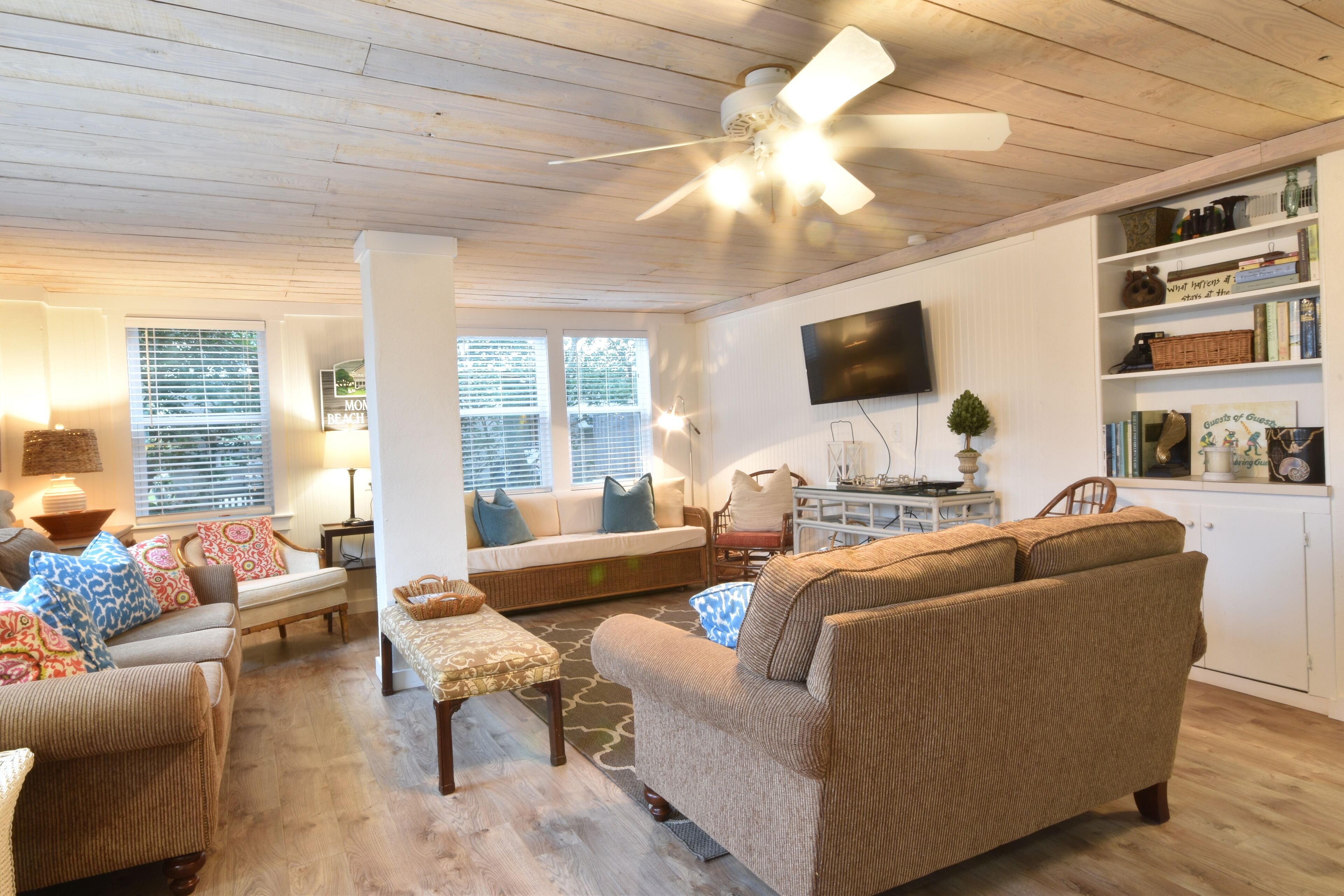 TV, fireplace, stereo