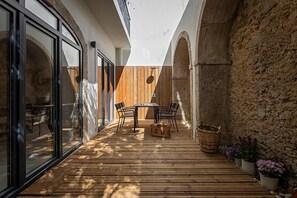 Deluxe One-Bedroom Apartment, Private Garden | Terras