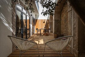 Deluxe One-Bedroom Apartment, Private Garden | Terrasse/Patio