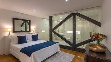 Superior Studio Apartment | 1 bedroom, minibar, in-room safe, blackout drapes
