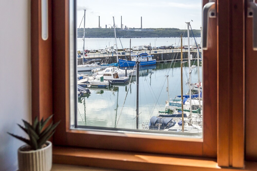 Marina View - 3 Bedroom - Milford Haven