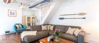Stone’s Throw, Central St Ives – Sleeps 7 – Dog Friendly