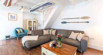 Stone’s Throw, Central St Ives – Sleeps 7 – Dog Friendly