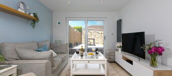 Chi Lowen – Sleeps 8 – Parking – Garden –Dog Friendly