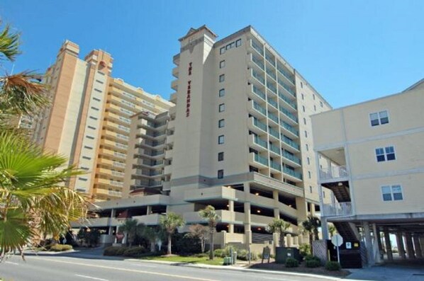 Exterior - Verandas 405 - 3 Bedrooms of Ocean Front Beautiful - Pool & Lazy River (North Myrtle Beach)