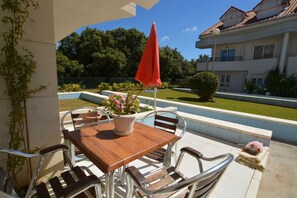 屋外ダイニングエリア