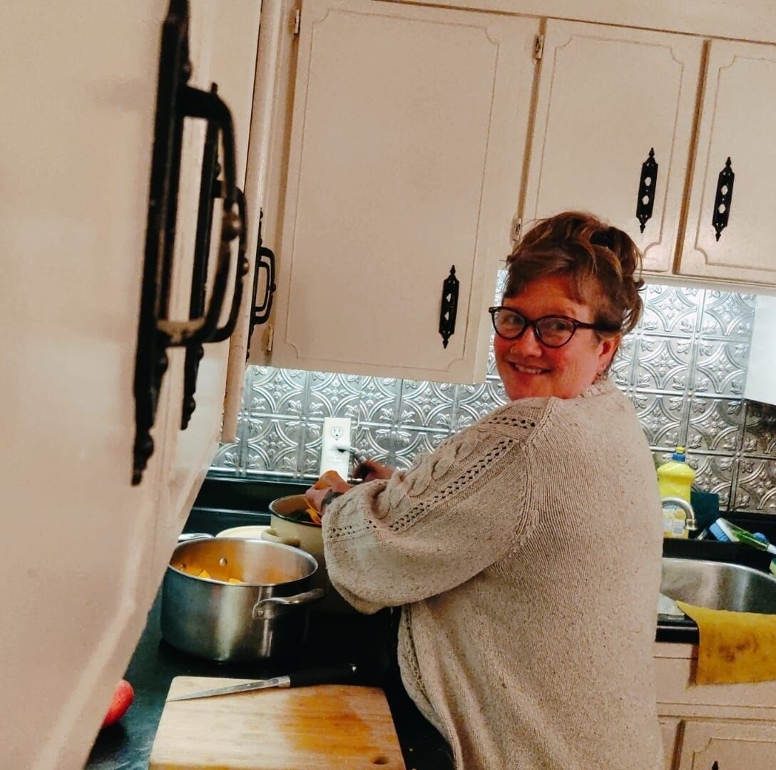 Family-friendly and pet-friendly home away from home. 2 minutes from the river