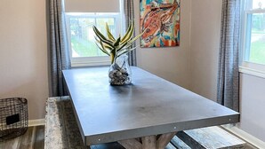Basic House, Private Bathroom, River View (Miller Time in Matty) | Dining - Miller Time in Matty (Freeport)