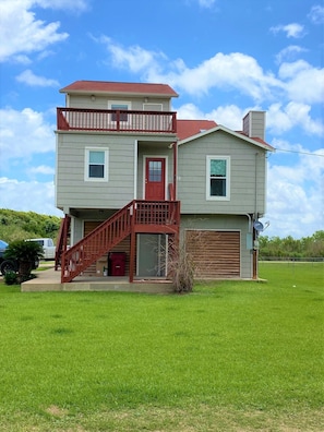 Basic House, Private Bathroom, River View (Miller Time in Matty) | Exterior - Miller Time in Matty (Freeport)