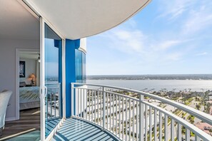 Property grounds - Holiday Specials! 2/2 Oceanfront Pool,Spa-26flr Panoramic River&Ocean views! (Daytona Beach Shores)