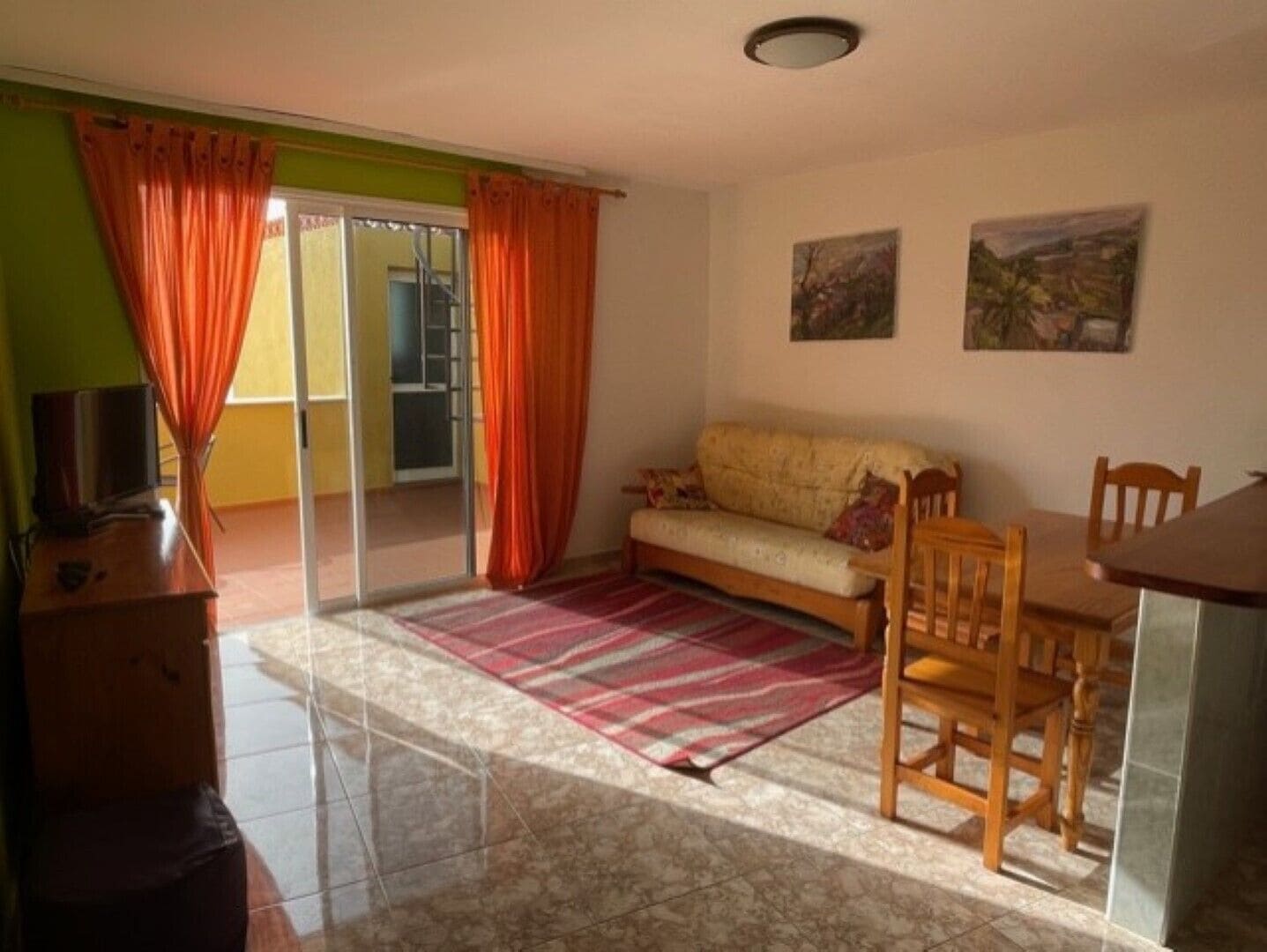 An oasis with a double panoramic view over the ocean and the mountain El Teide 2