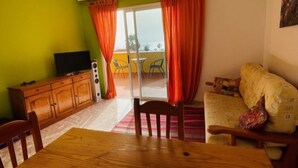 Living area - An oasis with a double panoramic view over the ocean and the mountain El Teide 2 (Icod de los Vinos)