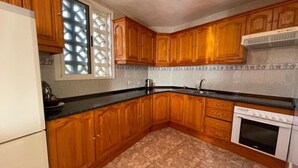 Private kitchen - An oasis with a double panoramic view over the ocean and the mountain El Teide 2 (Icod de los Vinos)