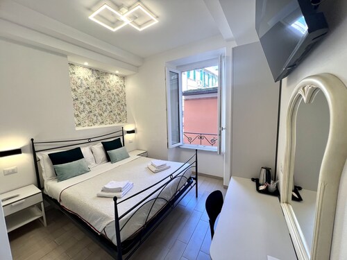 Double Room inside the Rent on the Arch