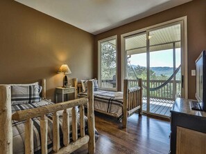 Interior - Sunrise Ridge - Sunrise Views, Hot Tub - Minimum (Ellijay)