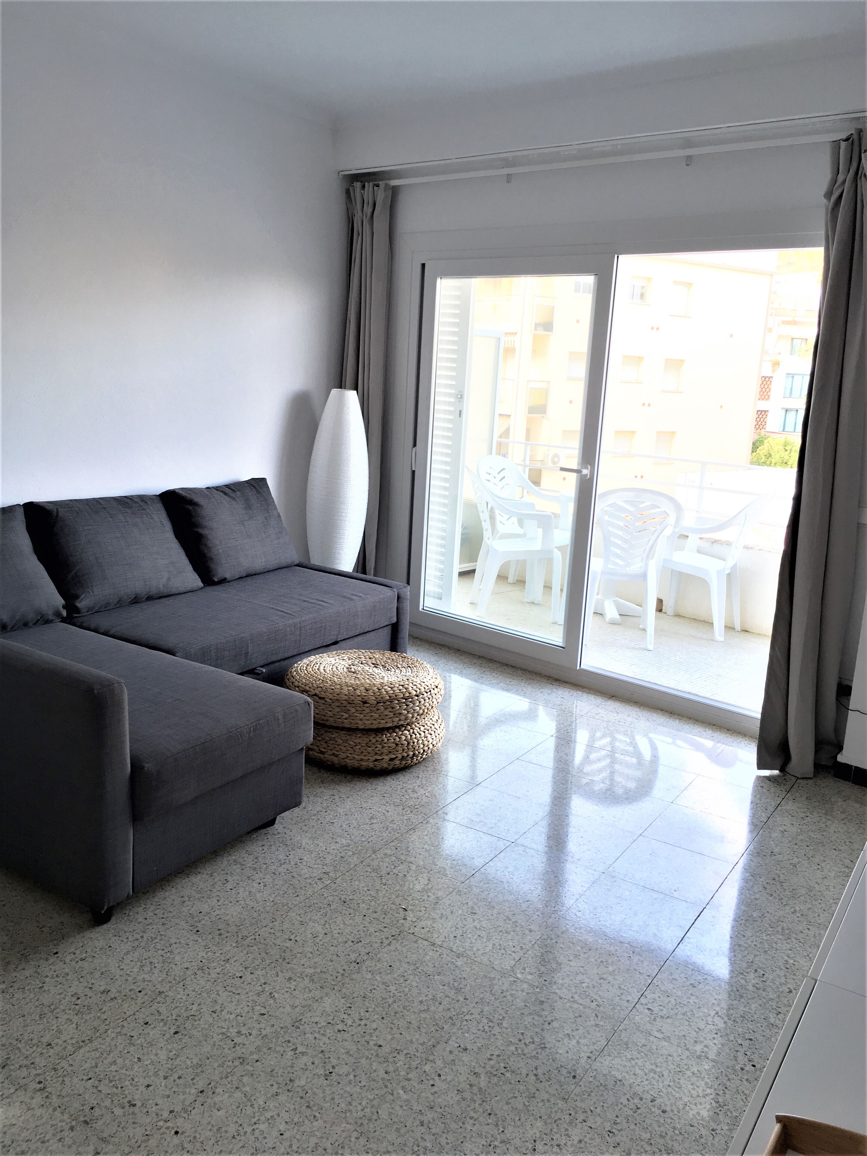 Costa Brava apartment with sea views l'Estartit