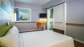Desk, laptop workspace, blackout curtains, free cots/infant beds