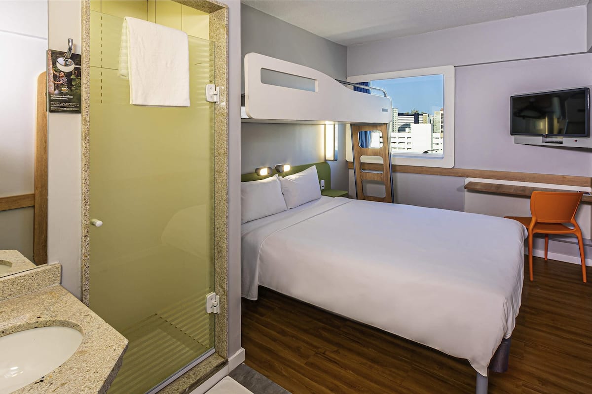 Standard Triple Room, Multiple Beds | 1 bedroom, desk, laptop workspace, blackout curtains