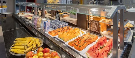 Frühstücksbuffet unter der Woche gegen Gebühr