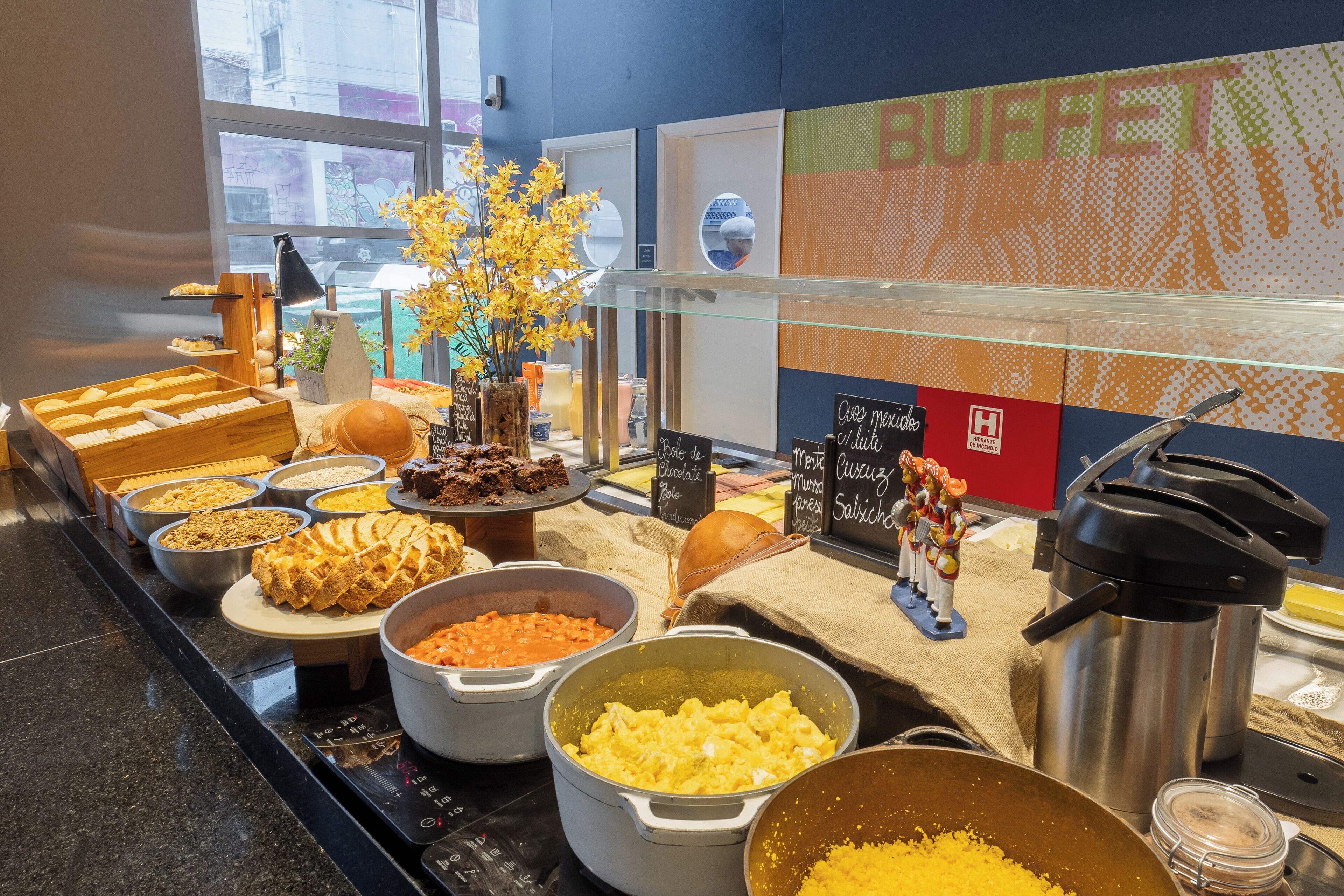 buffet breakfast on weekdays (brl 38 per person)