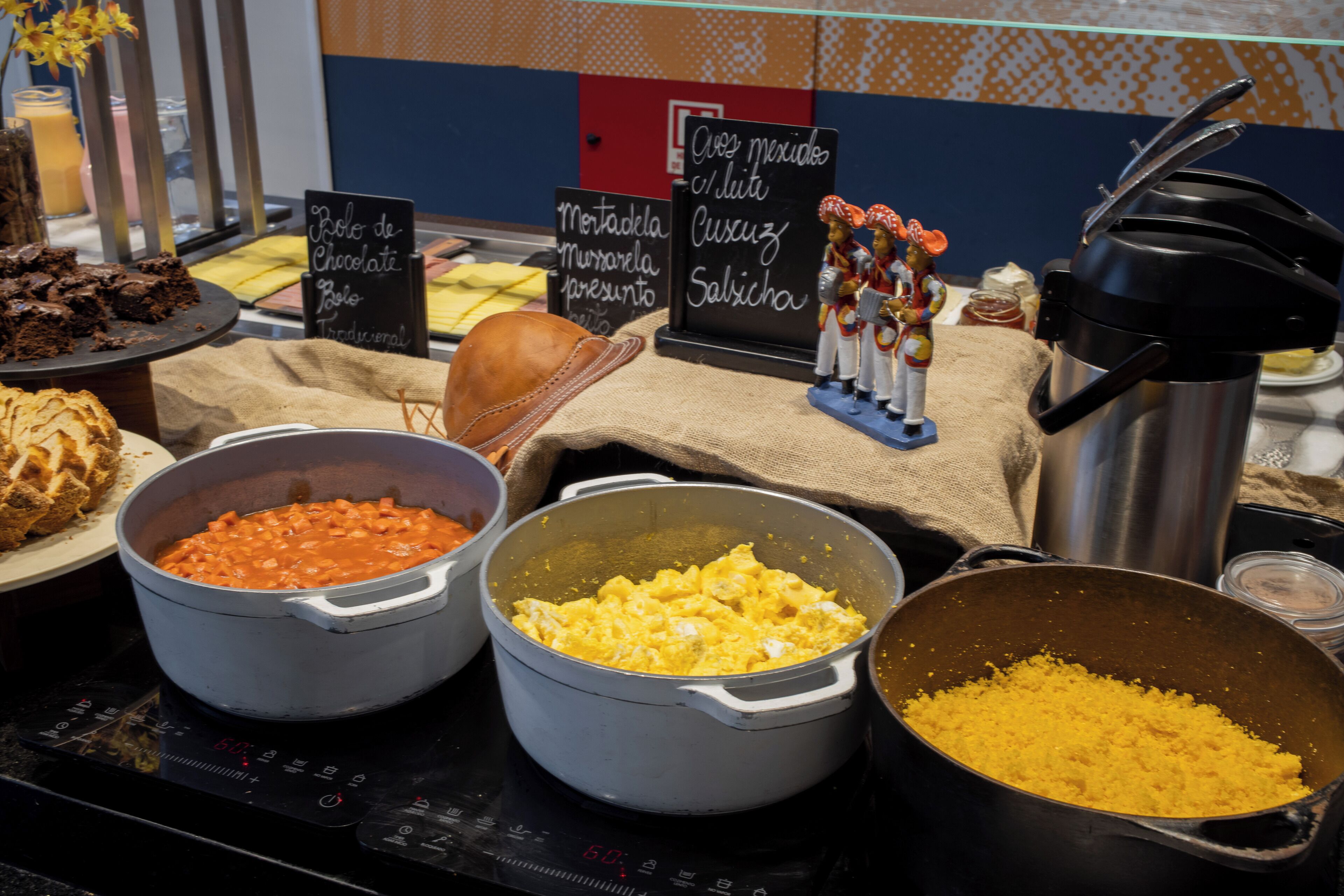 buffet breakfast on weekdays (brl 38 per person)