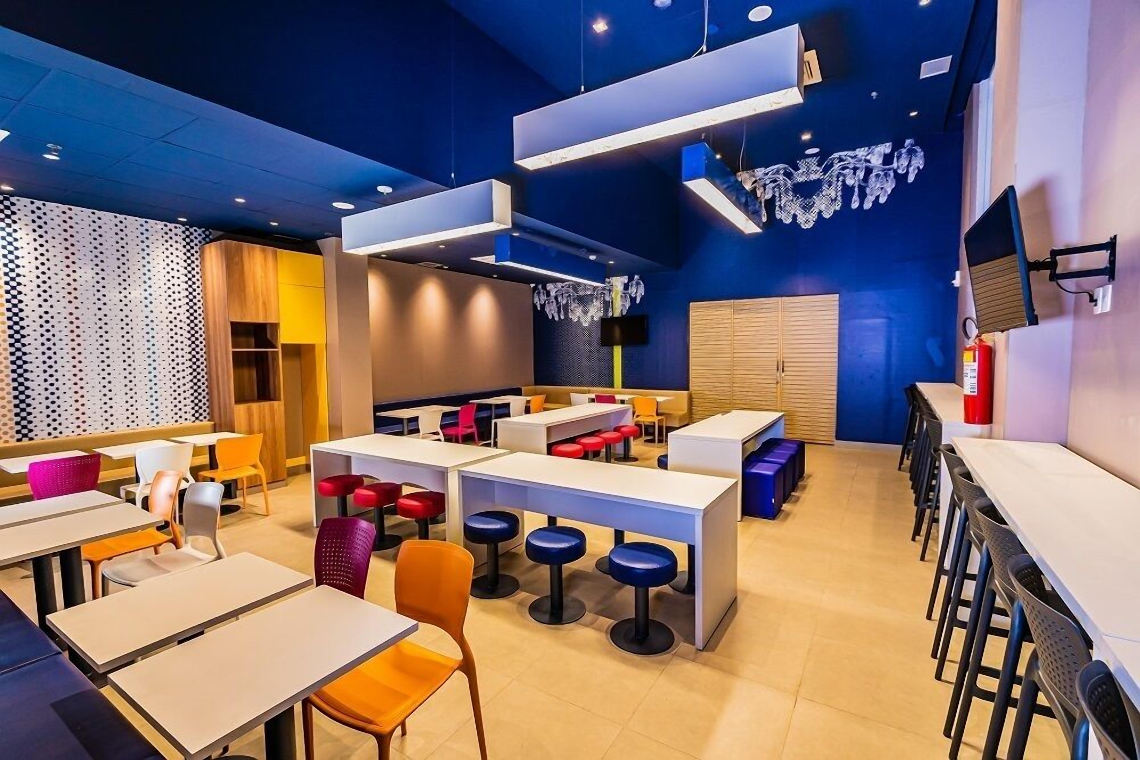 buffet breakfast on weekdays (brl 38 per person)