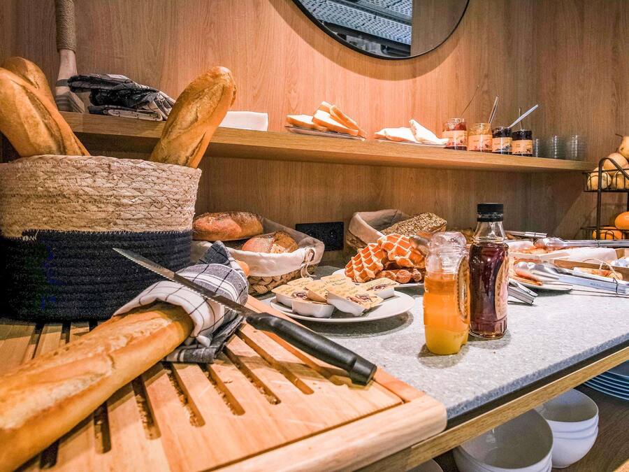 Free daily buffet breakfast
