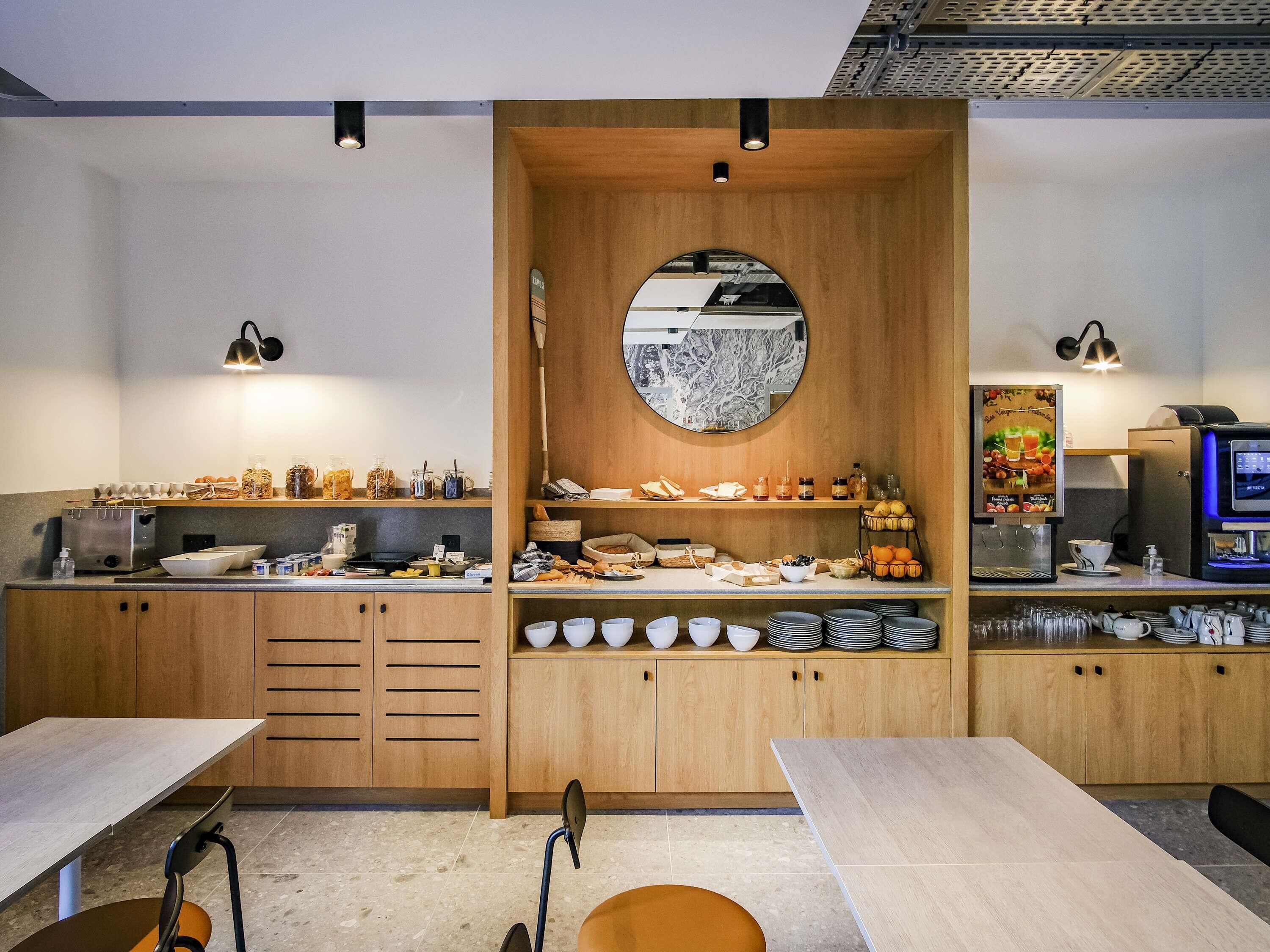 daily buffet breakfast (eur 13 per person)