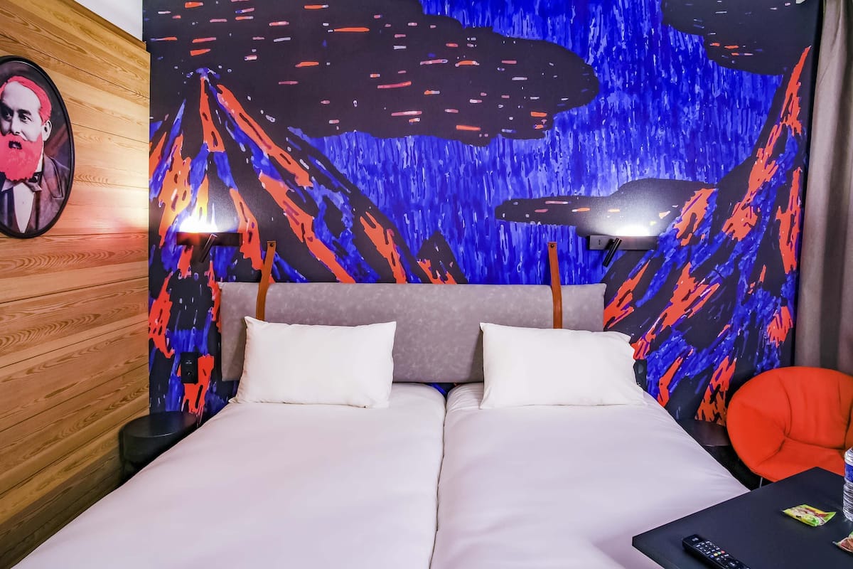 Standard Room, 2 Twin Beds | Blackout drapes, soundproofing, free WiFi, bed sheets
