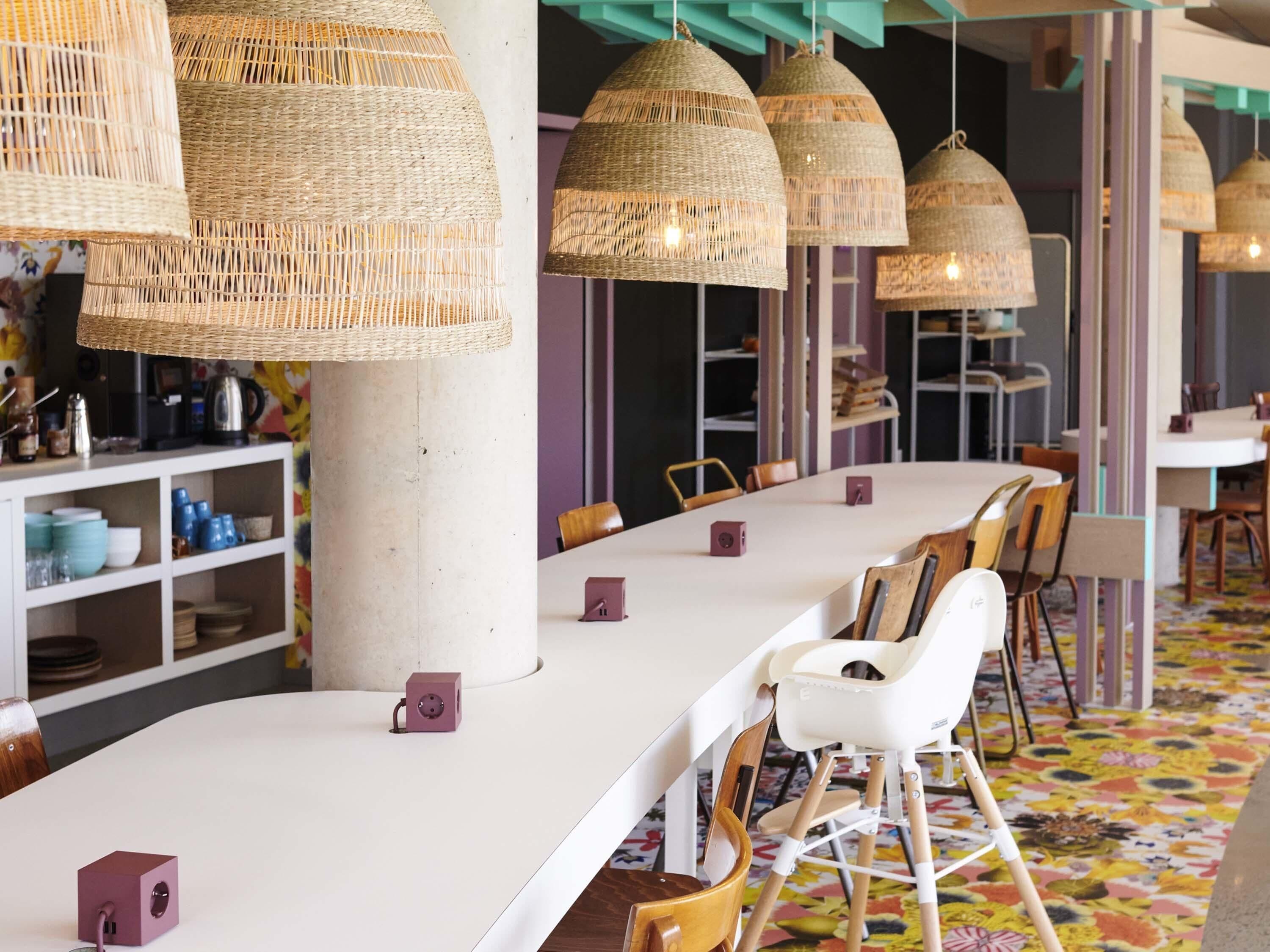 Petit déjeuner (13.5 EUR par personne)