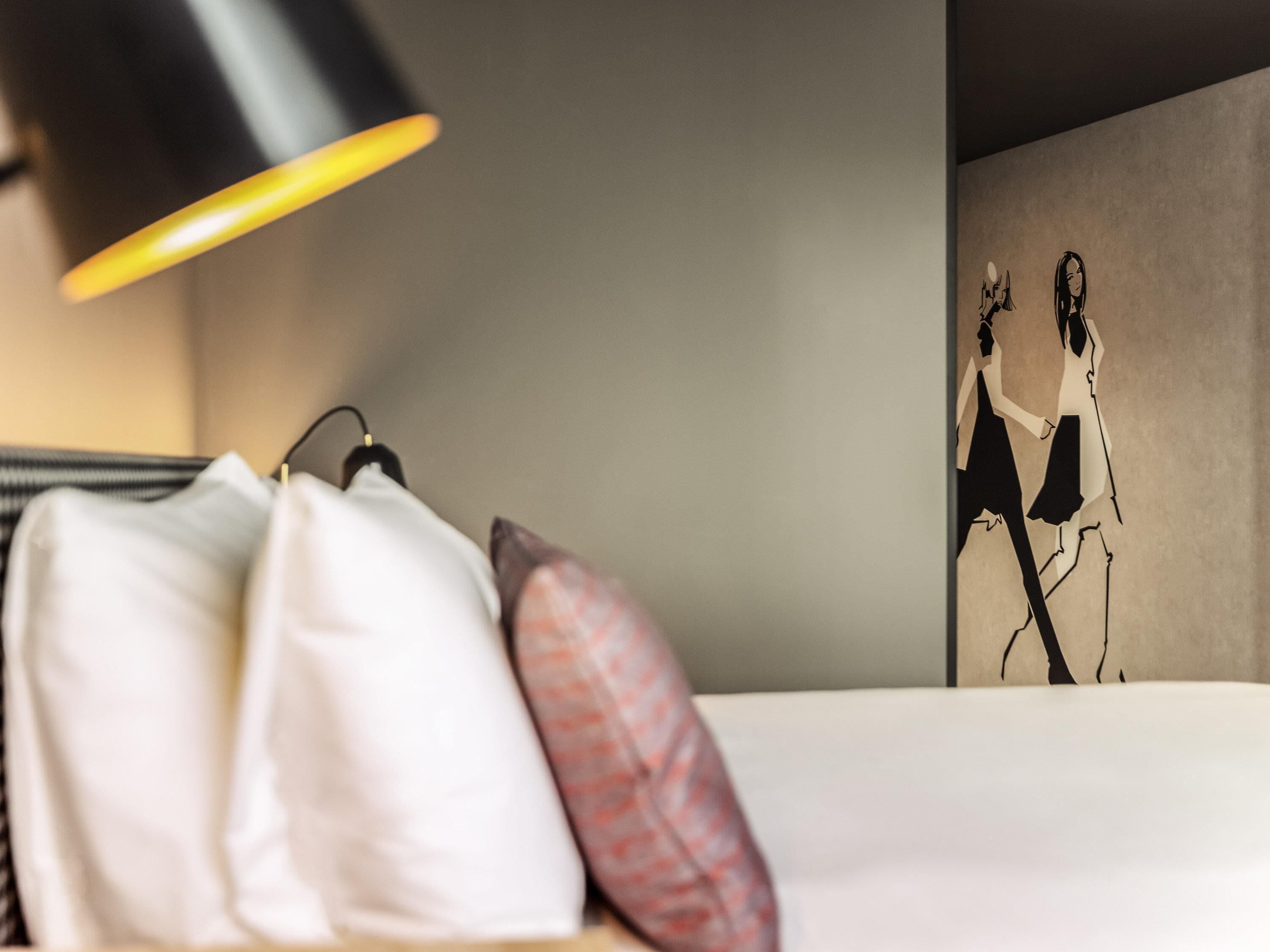 standard room, 1 double bed | in-room safe, desk, soundproofing, free wifi